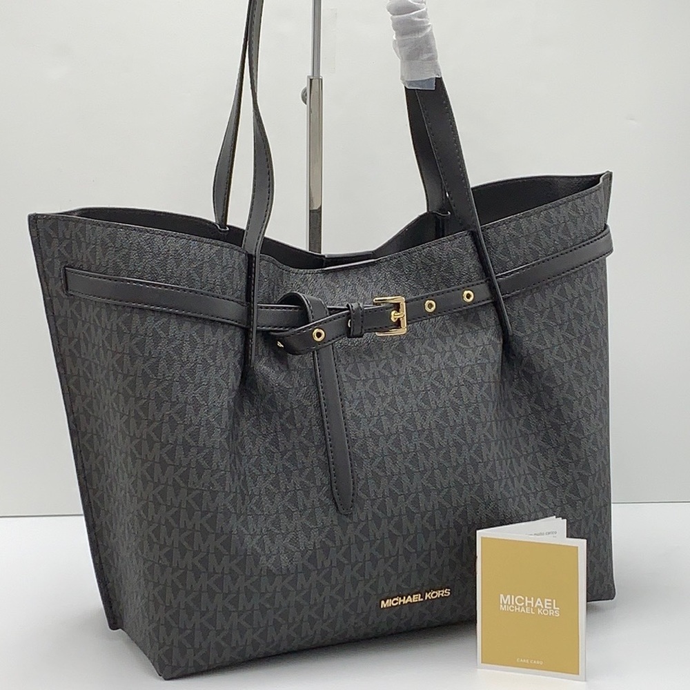 MICHAEL KORS
Emilia Large Logo Tote Shoulder Bag
COLOR Black Signature
NWT - Picture 12 of 16